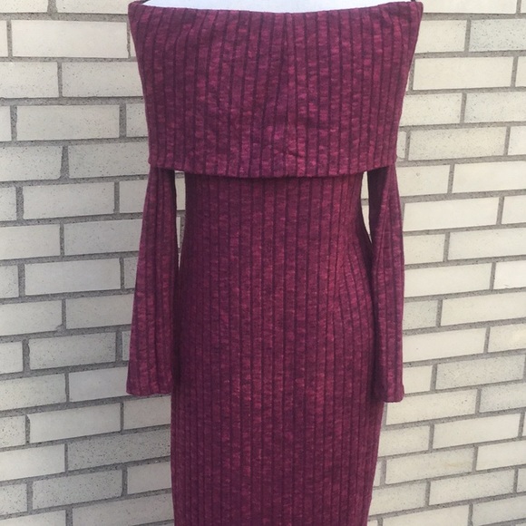 BURGUNDY OFF THE SHOULDER RIBBED KNIT MAXI DRESS - Picture 4 of 9